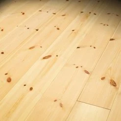 Frøslev Fyrretræsgulv Ubeh. Københavner AB 30x135x4200mm 18m²